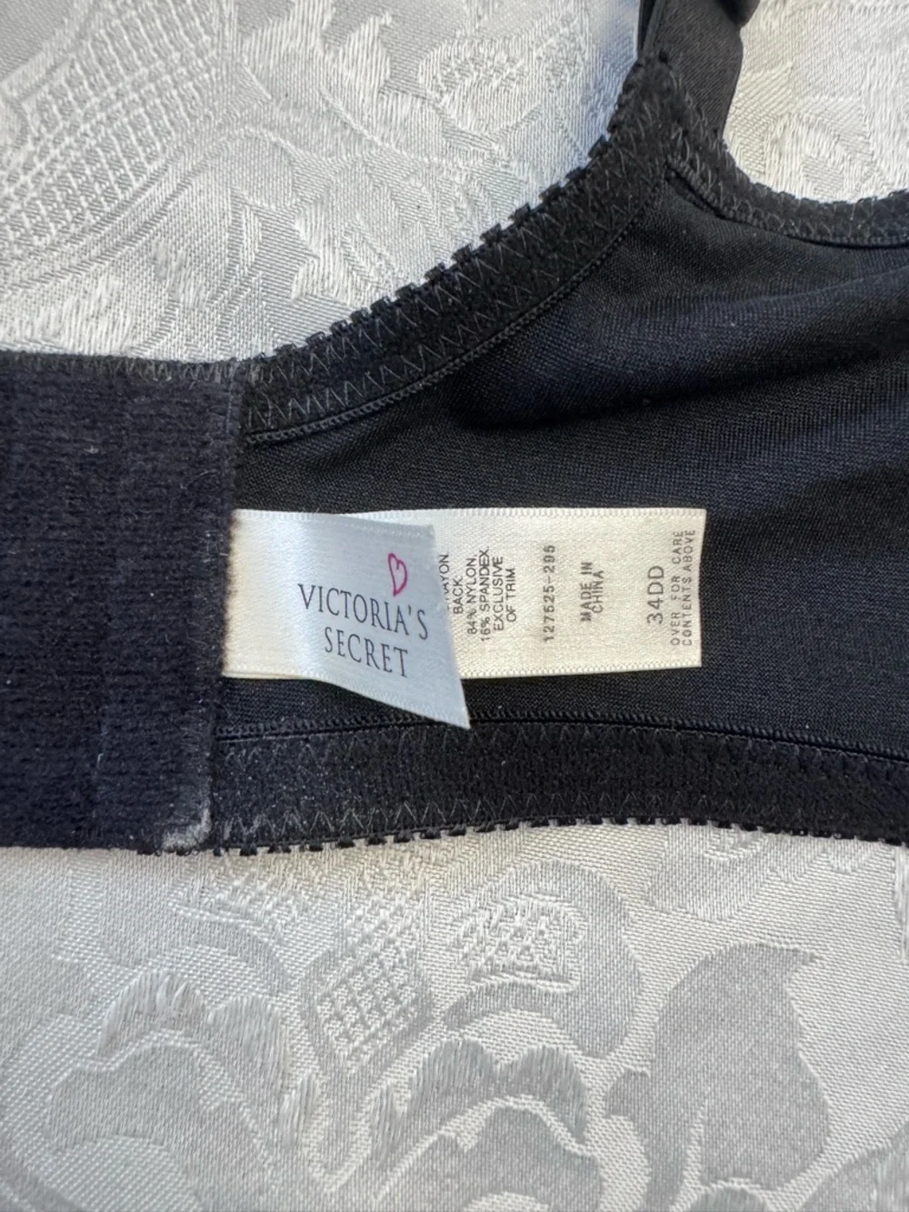 Victoria’s Secret Vintage Bra 34DD Black‎ Gold Unlined Underwire Scalloped Lace